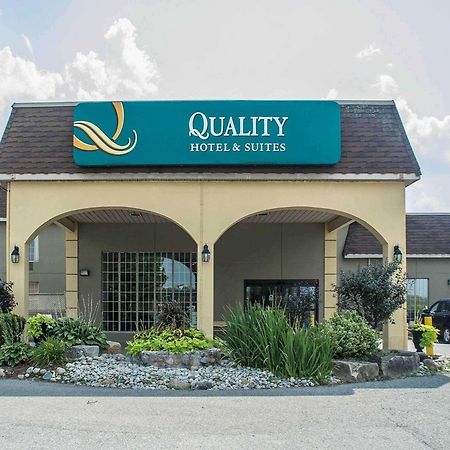 Quality Hotel & Suites Woodstock Exterior foto