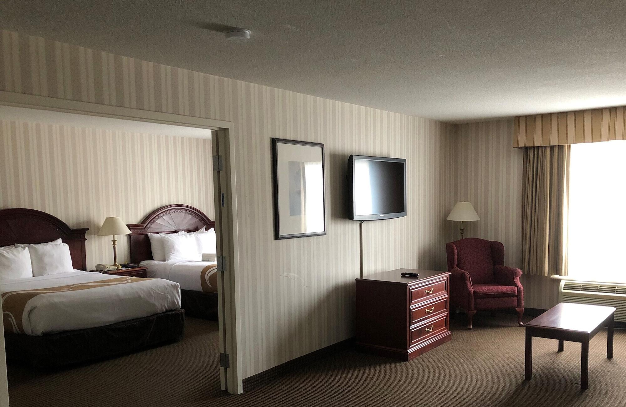 Quality Hotel & Suites Woodstock Exterior foto