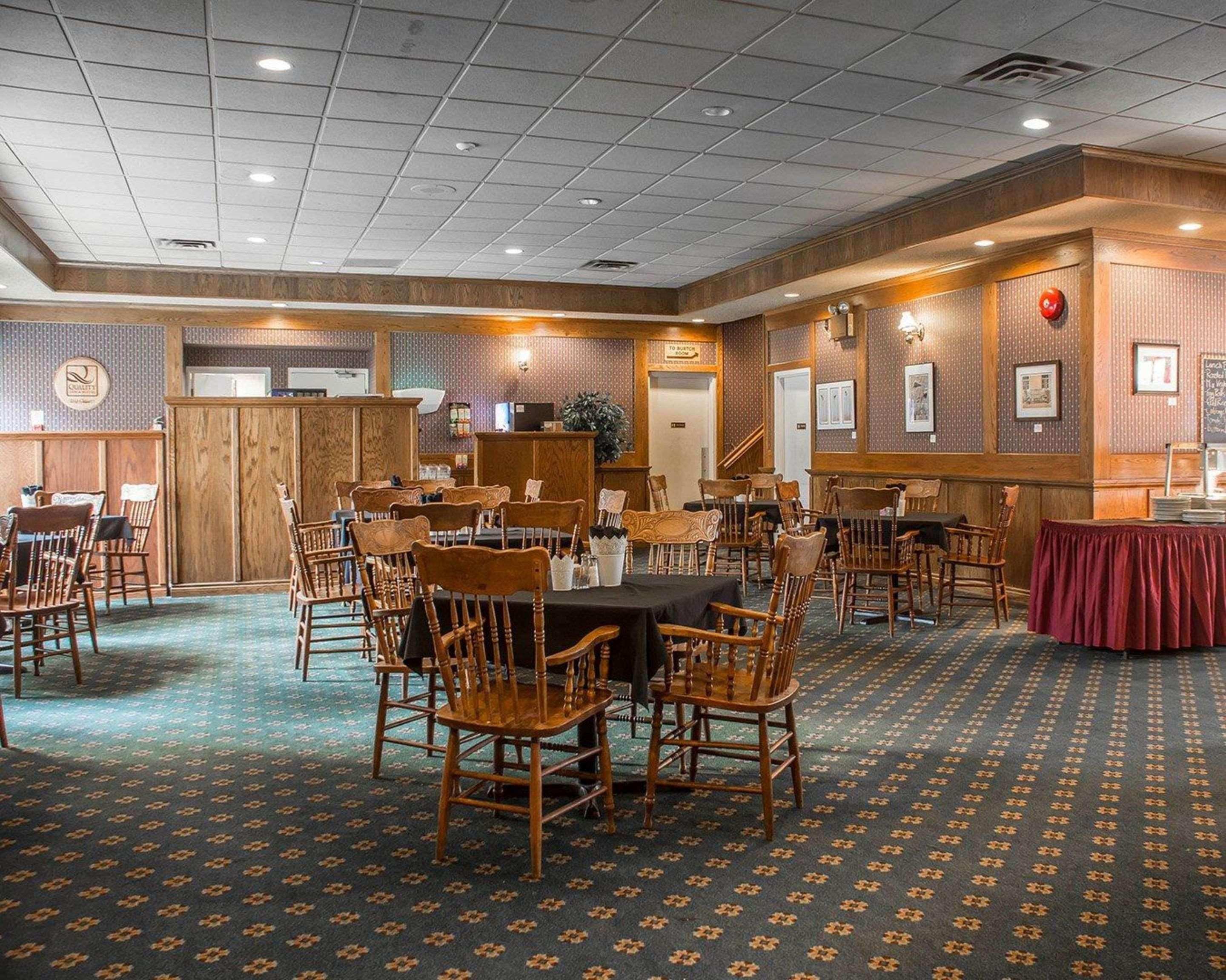 Quality Hotel & Suites Woodstock Exterior foto
