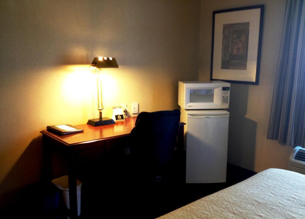 Quality Hotel & Suites Woodstock Exterior foto