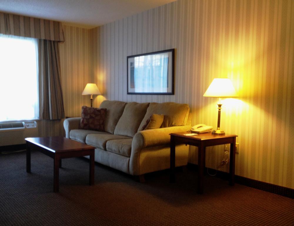 Quality Hotel & Suites Woodstock Exterior foto