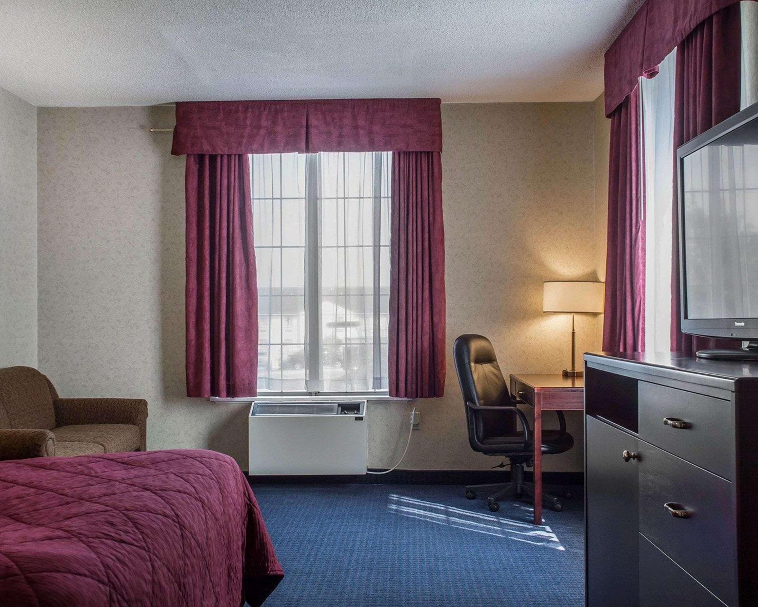 Quality Hotel & Suites Woodstock Exterior foto