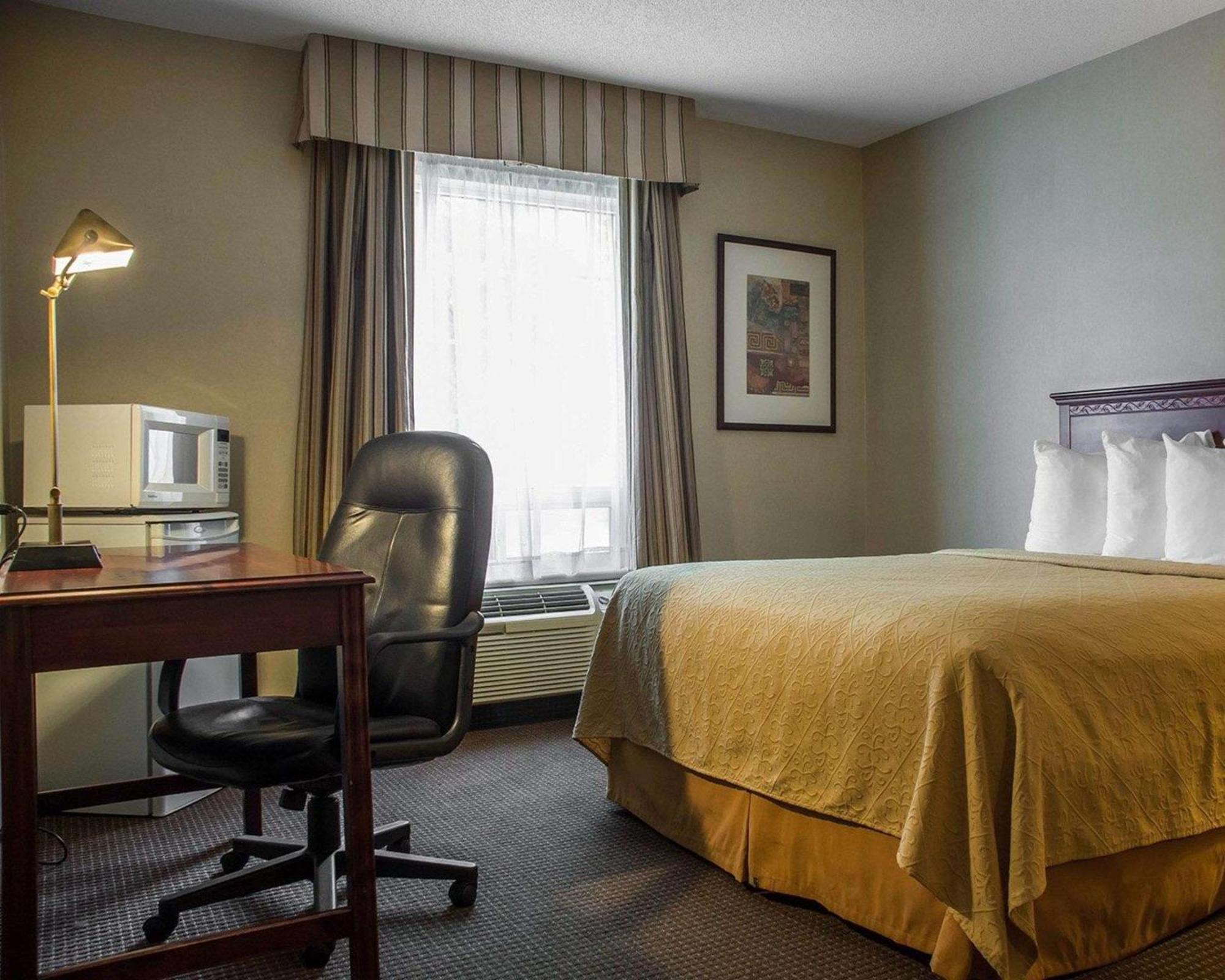 Quality Hotel & Suites Woodstock Exterior foto