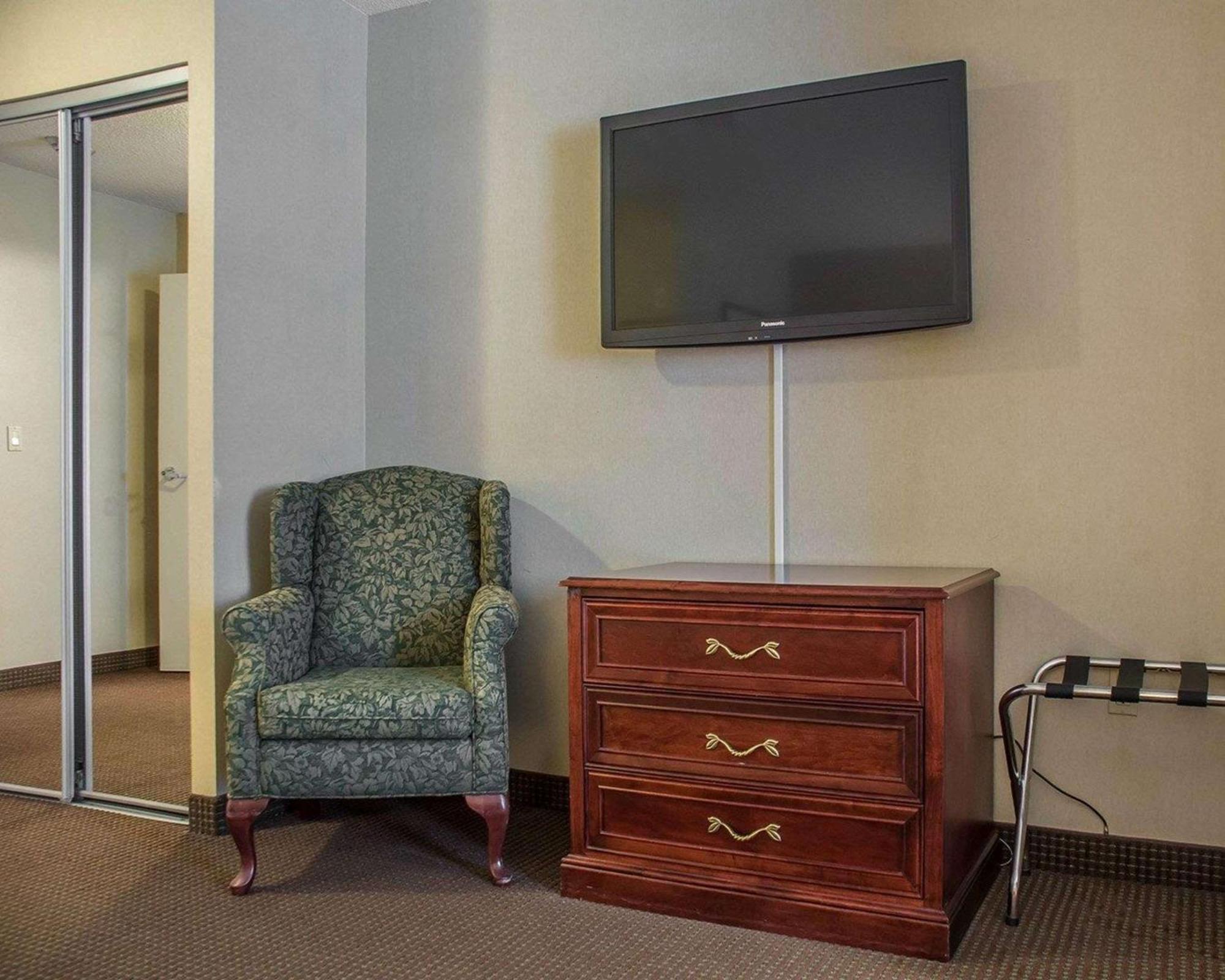 Quality Hotel & Suites Woodstock Exterior foto